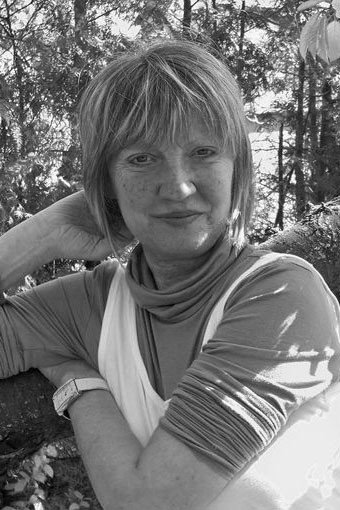 Mari Simon as Kati in Elcserélt szerelem