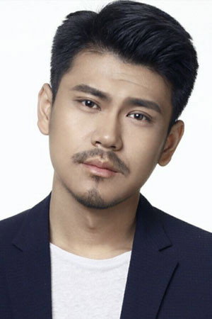 郄意 as 强哥 in Chivalrous Hero Lu Xiao Yu