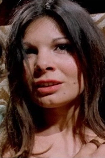 Zaira Zoccheddu as Jewish girl in Achtung! The Desert Tigers