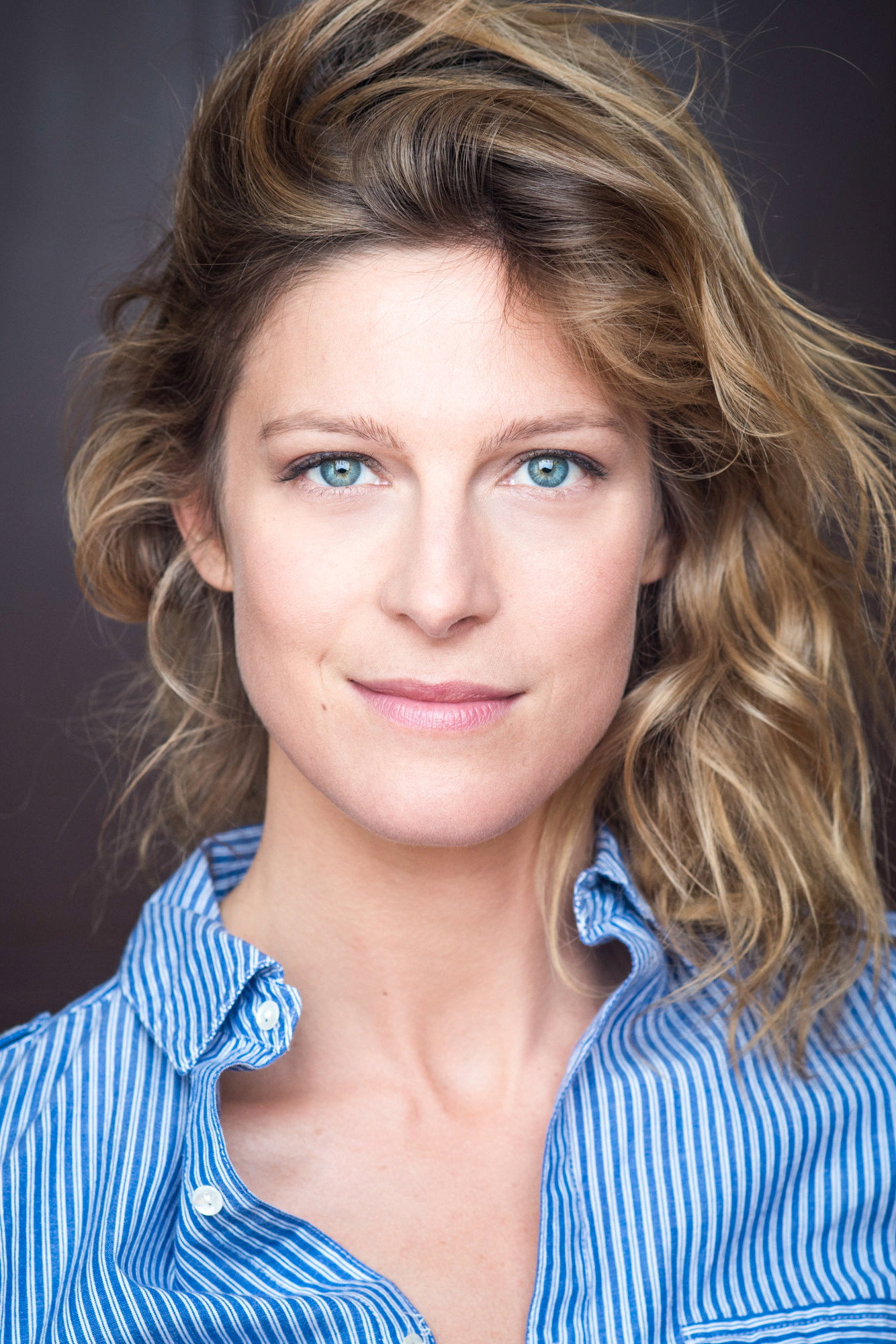 Alexia Barlier as Eve Mendel in The Forest
