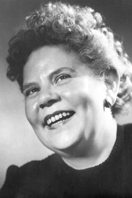 Erna Sellmer as Pastorin in Freed Hands