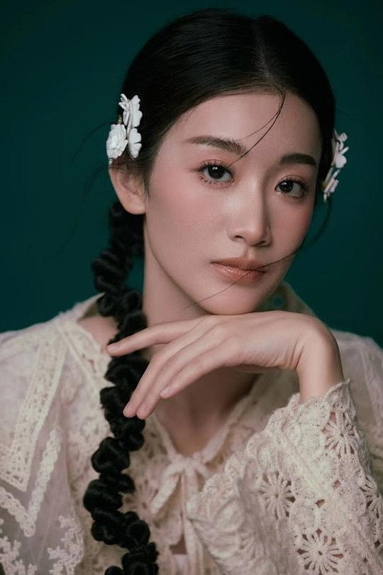 吴宇婷 as Silk Weaver in A Tapestry of a Legendary Land