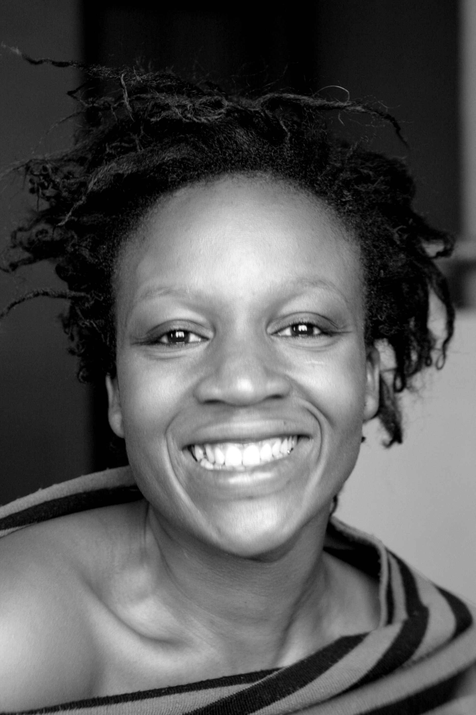 Jenny Mutela as Bonnie in Yes we can