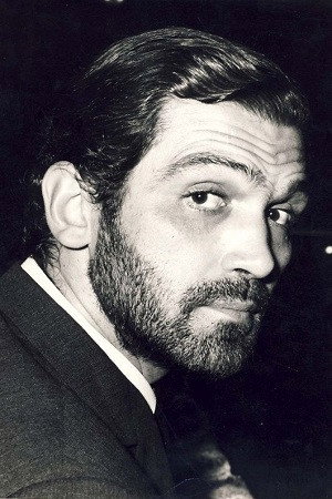 Κώστας Καζάκος as Γιάννης Αργυρίου in Ζωή Ξανά