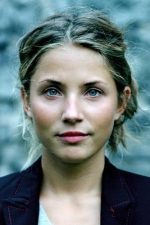 Tuva Novotny as Eva Holstad in Dag