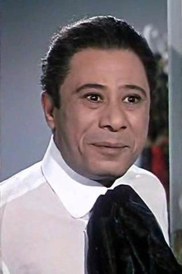 إبراهيم سعفان as doctor in The Three Madmen