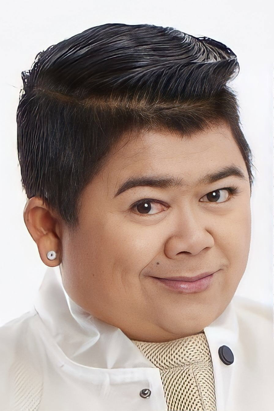 เจริญพร อ่อนละม้าย as Suwan [Area 8] in Majurat Holiday (2019)