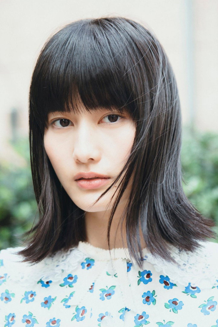 橋本愛 as Oshima Natsuki in Give and Go