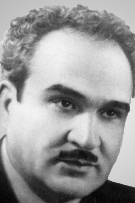 Alasgar Alakbarov as Hasan in The House on the Volcano