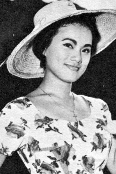 Margaret Tu Chuan as 2nd Oldest Shen Daughter in When the Peach Blossoms Bloom