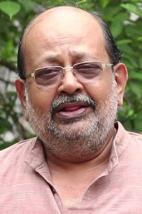 Ravikumar as Vinu in Bhookambam