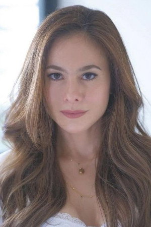 Wulan Guritno as Seruni in A World Without Commas
