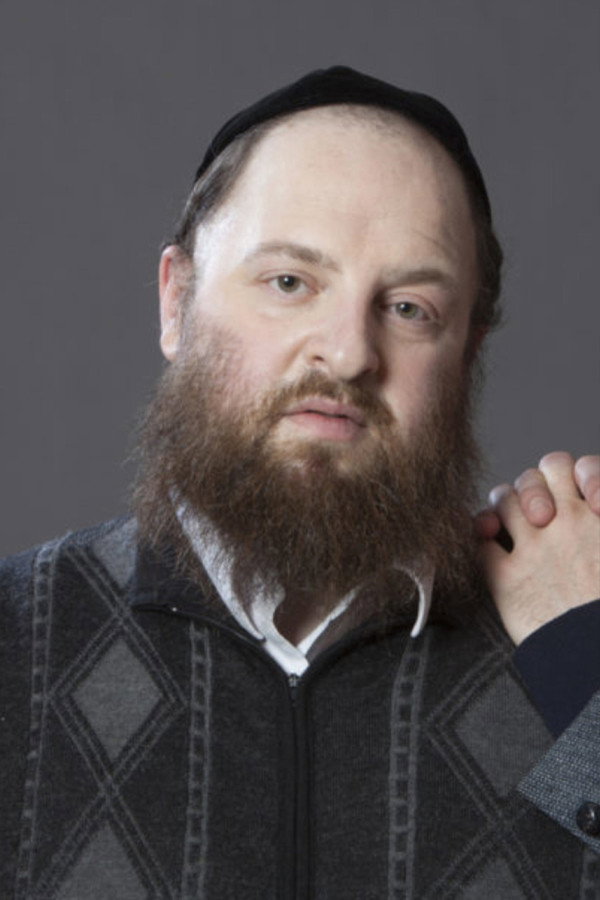 Menashe Lustig as Reb Shulem in The Vigil