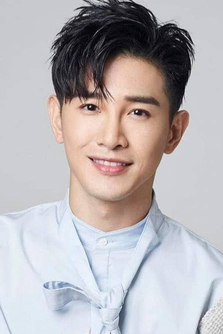 張立昂 as Tony in A Controversial Entertainer