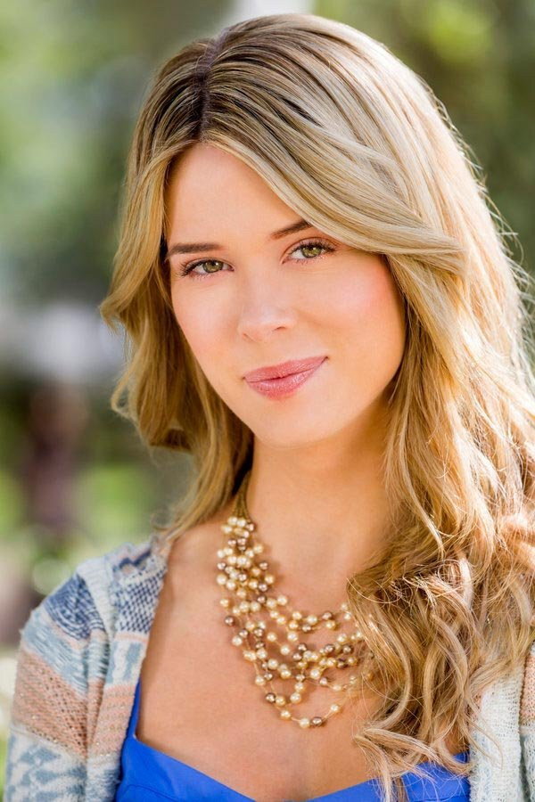 Leah Renee as Maggie Bronson in Satisfaction