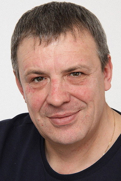 Владимир Сидоров as «Утюг» - уголовник in Платина