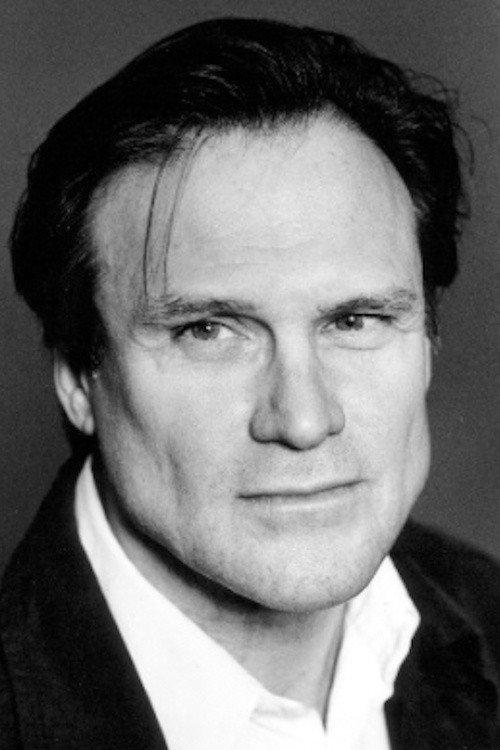 Harry van Rijthoven as TiTa Tovenaar in TiTa Tovenaar