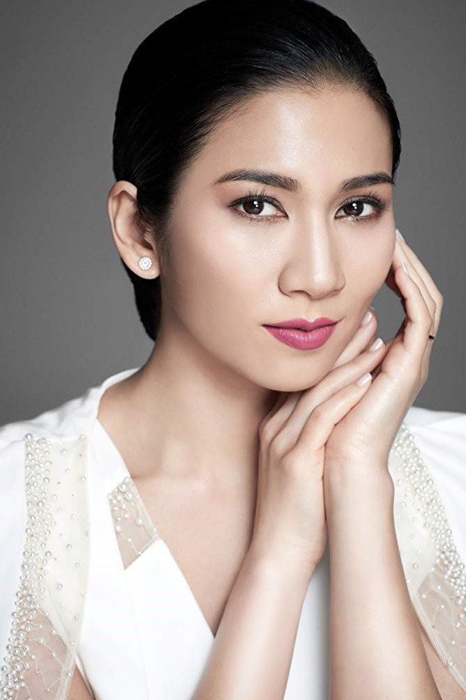 Crisel Consunji as Leah in Single Papa