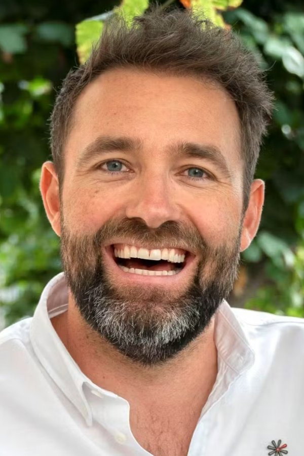 Mikkel Kryger as Host in Voice Junior