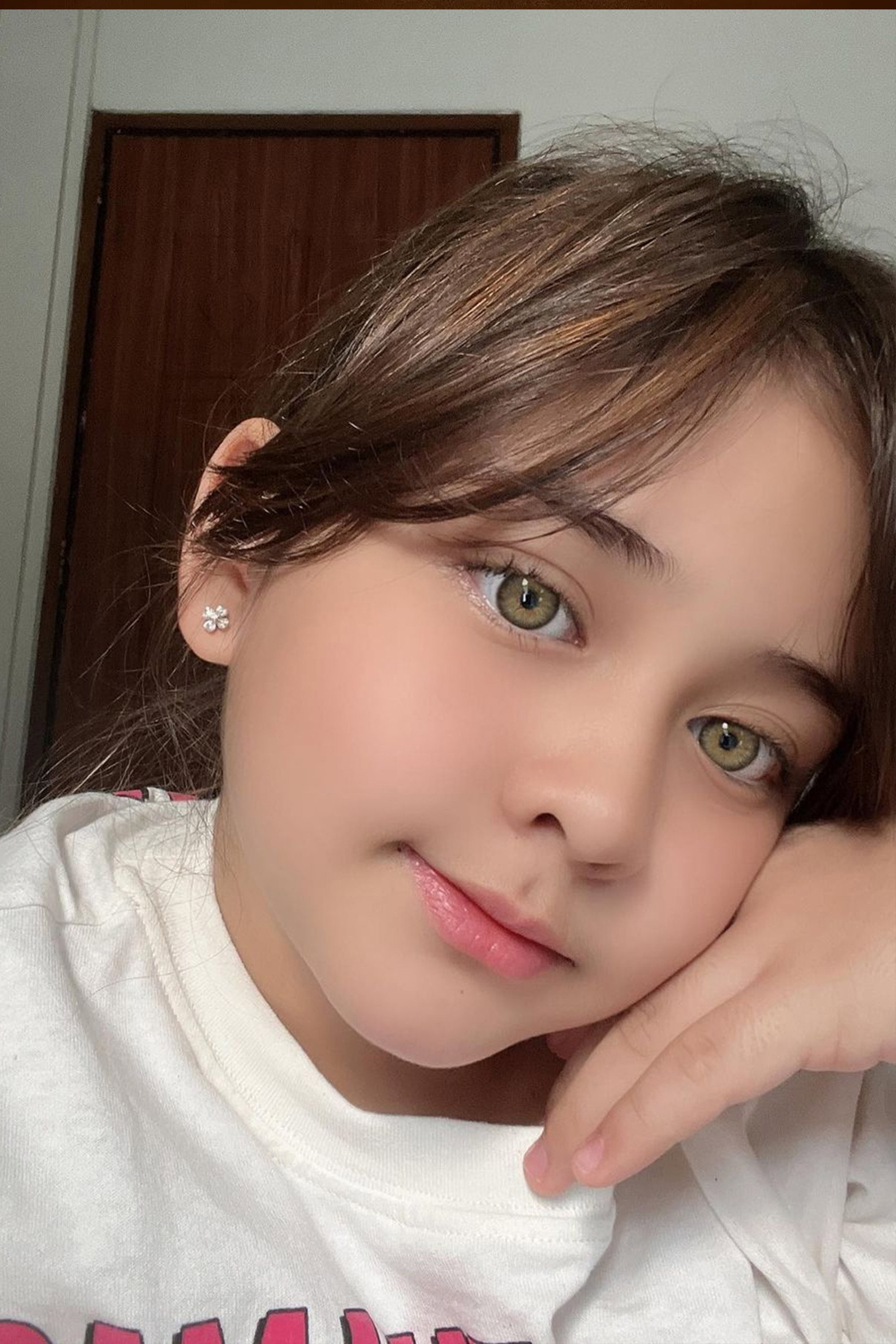 Ciara Nadine Brosnan as Gita's Sister in Rentang Kisah