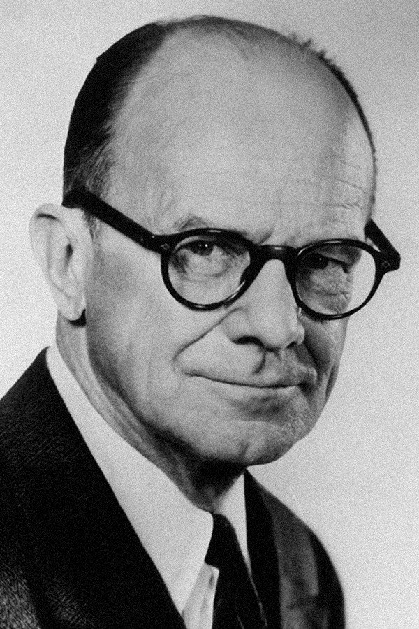 Deems Taylor as Narrator - Narrative Introductions in Fantasia