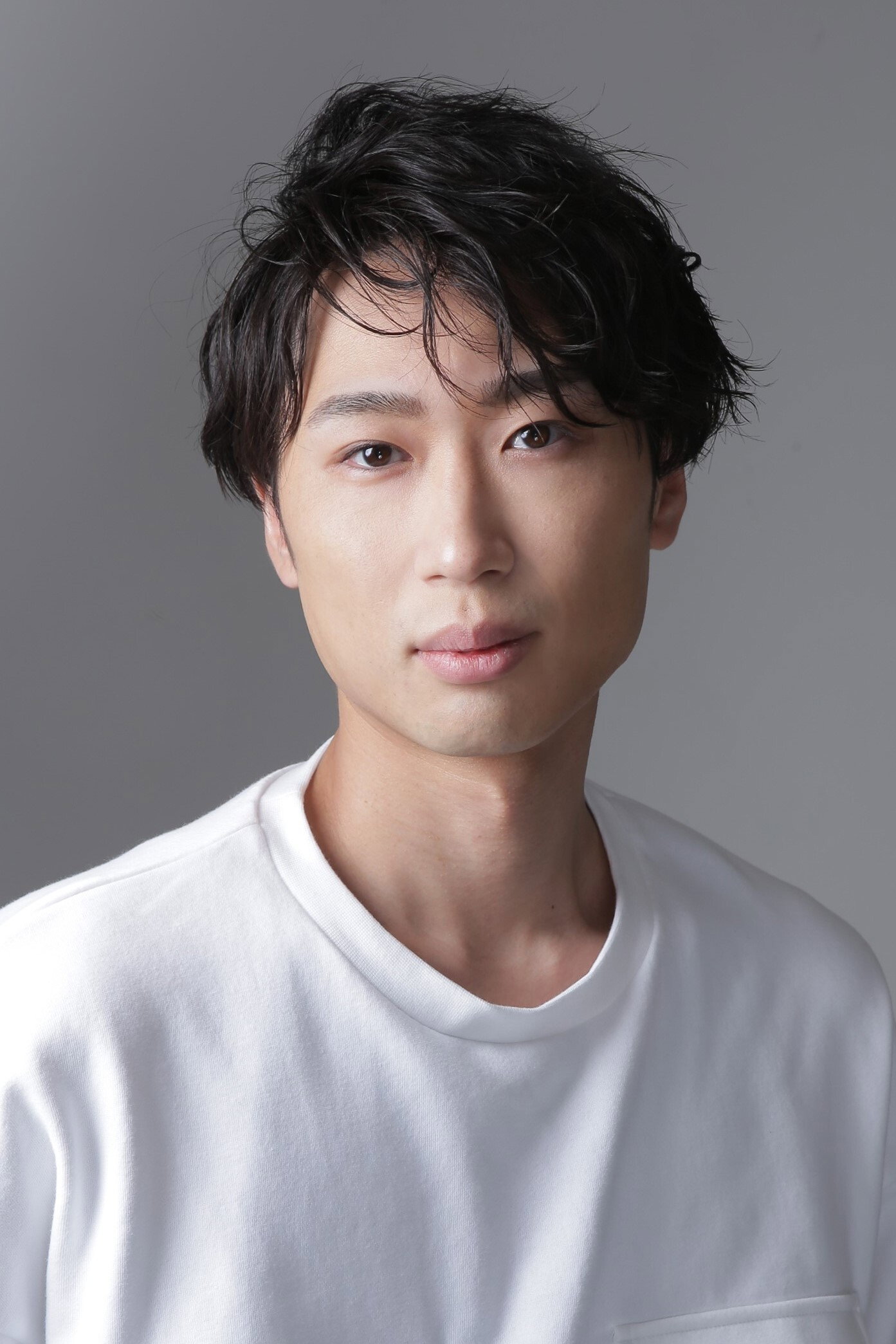 斉藤隼一 as Zef (voice) in She Professed Herself Pupil of the Wise Man