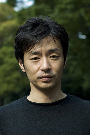 水橋研二 as Tomoyuki Tsubota in Ghost Writer