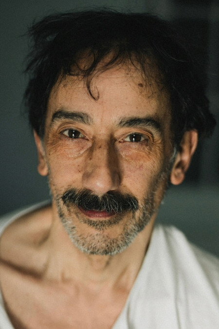 Cristián Chaparro as Libélula in Canasto de cangrejos