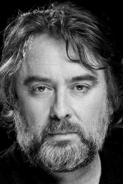 Andrés Lima as Sr. Cura in Onán