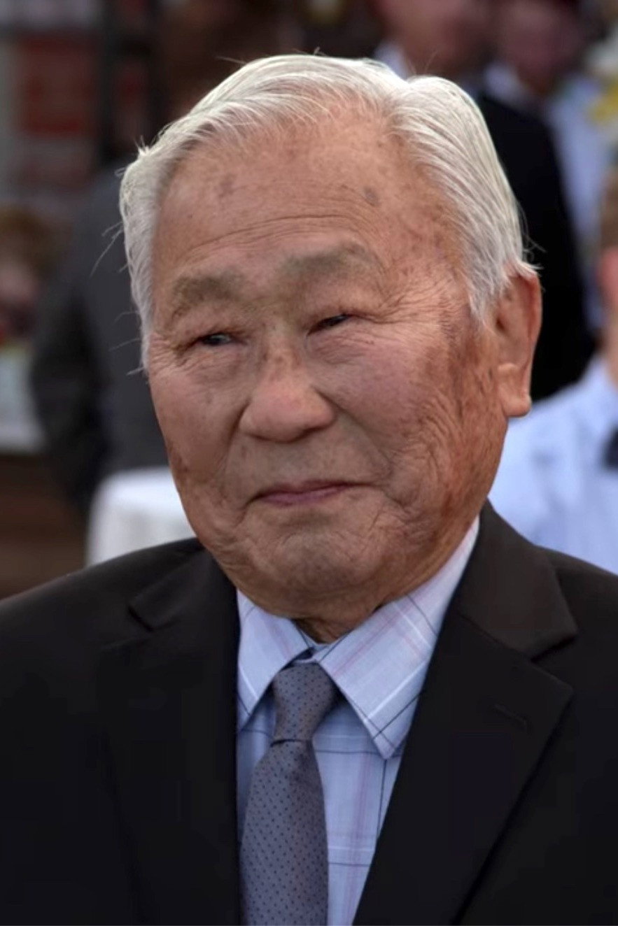 Ralph Ahn as Jeweler in Red Wind