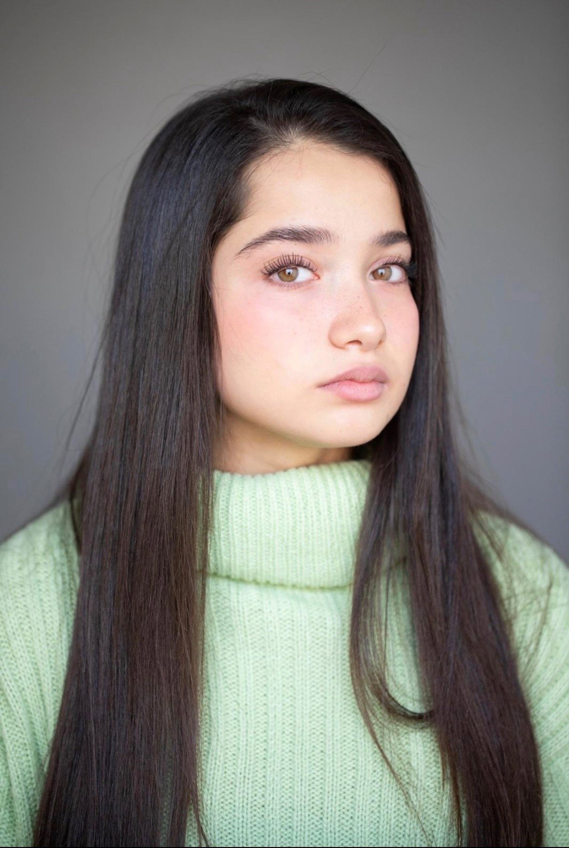 Gaya Sheinberg as קים in הסוכן
