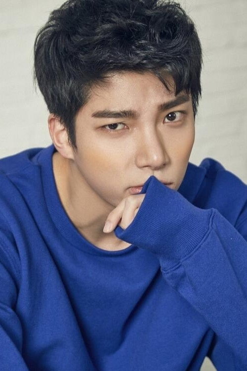 오승윤 as Kang Han-soo in That Sun in the Sky