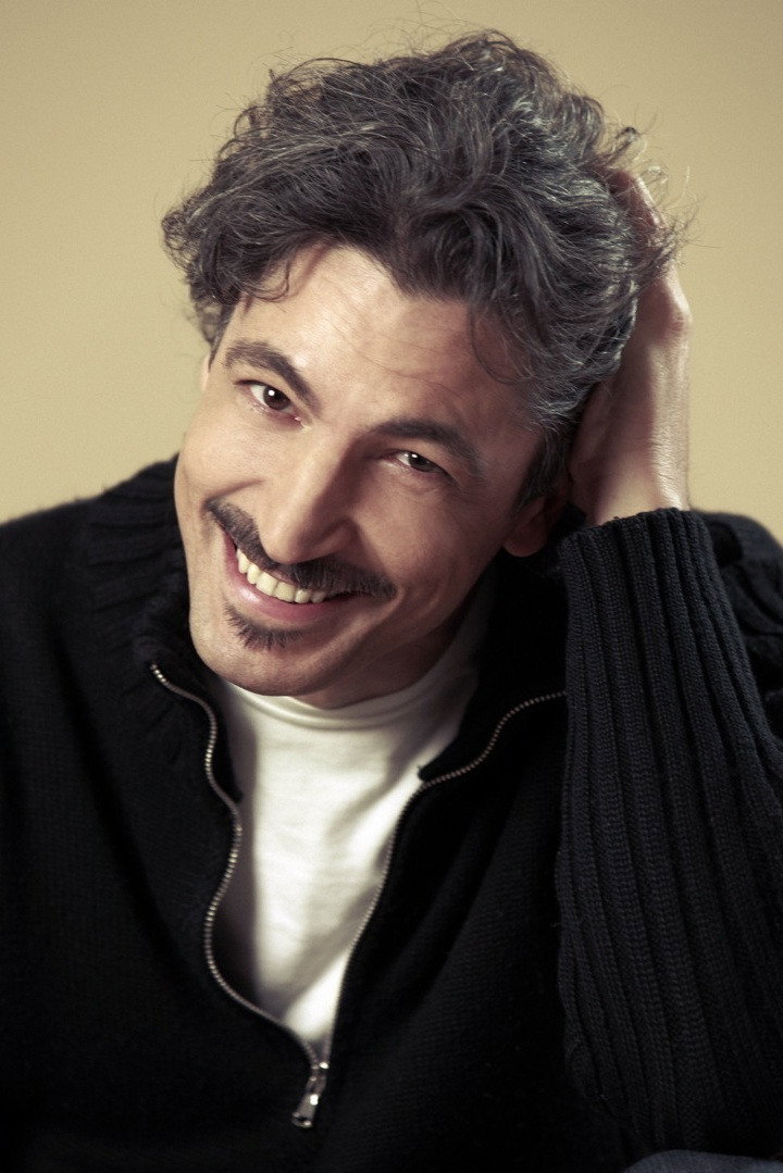Francesco Foti as The Baron in Cusutu n' coddu