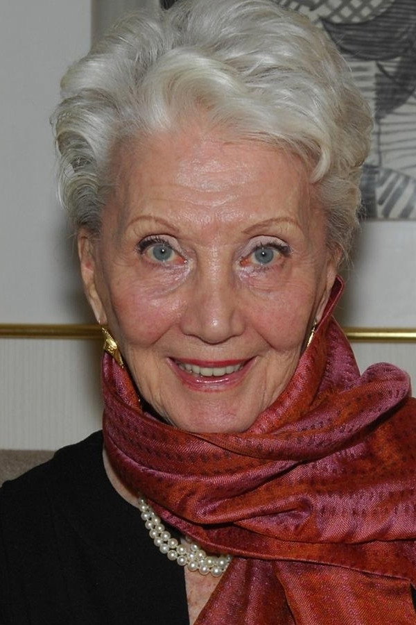 Lucienne Legrand as Lise de Riberolle in Traitement de choc