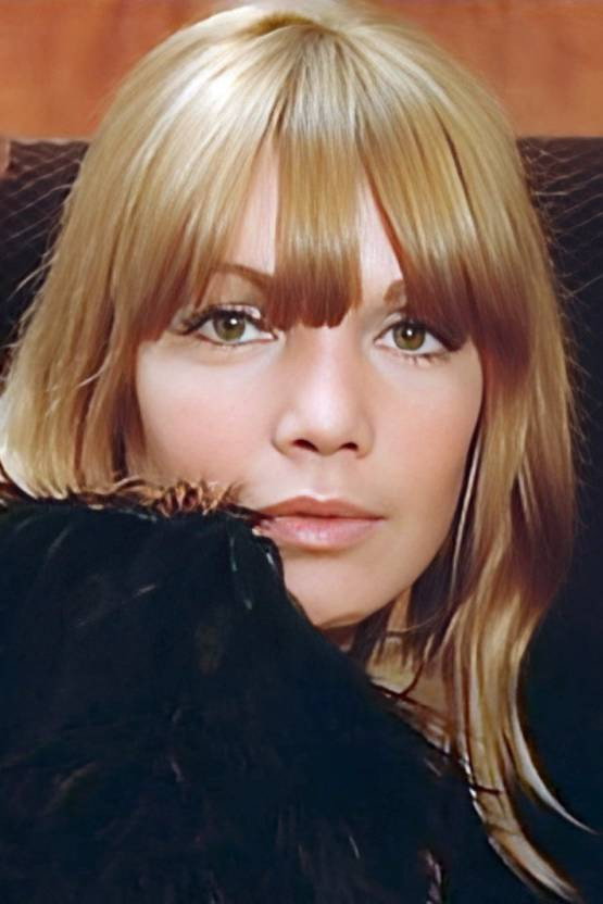 Arlène Fontaine as Arlène in Servez-vous mesdames