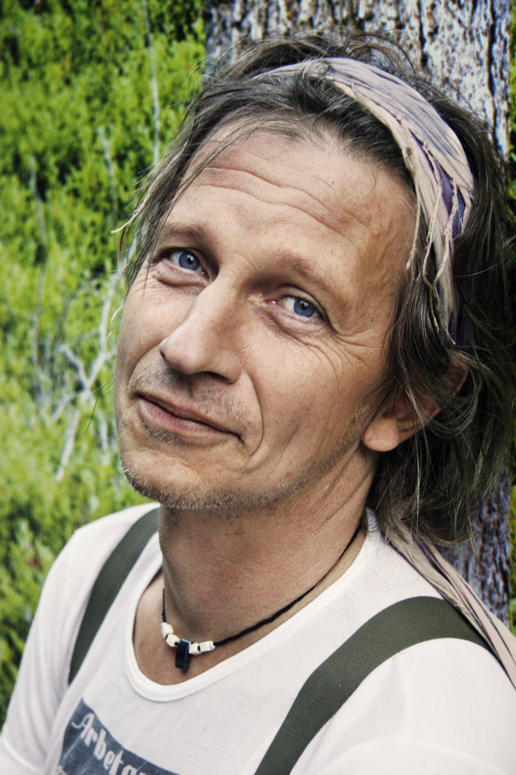 Stefan Sundström as Lillebror in Fiktiv granskning - En grävande historia