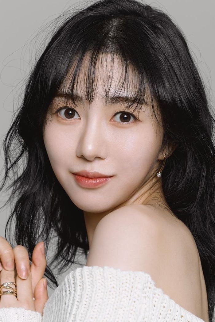 Kwon Min-a as Yoo A-Rim in Hospital Ship