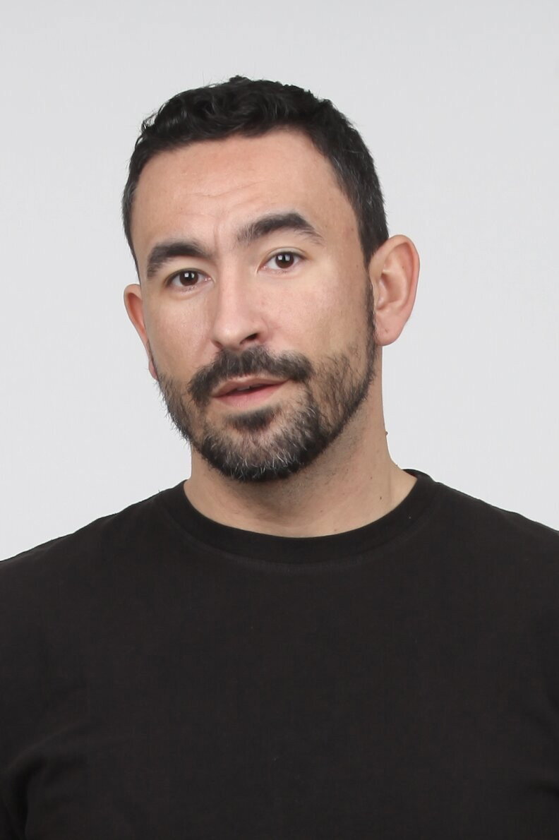 Javier Checa as Jonathan Acosta in No dejes de grabar 2