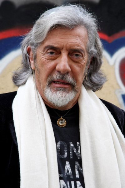 Shel Shapiro as Sasà Sasandir in Anna e i cinque