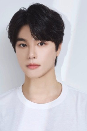 최상민 as Sangmin in Sangmin Dinneaw