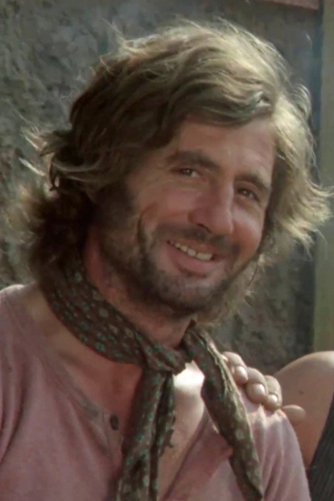 Michele Branca as Roy Mason in Gun Shy Piluk