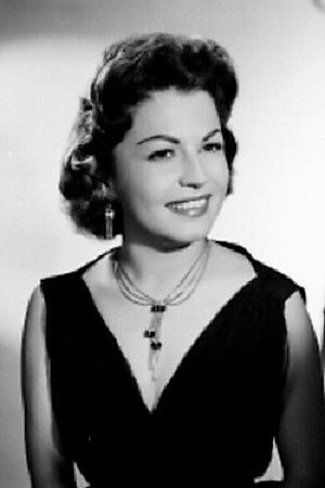 Mary López as Luisa in La adúltera