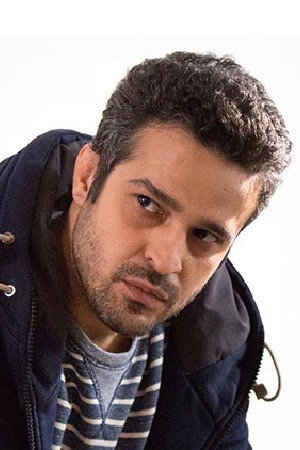 Mojtaba Pirzadeh as Mojtaba in No Choice