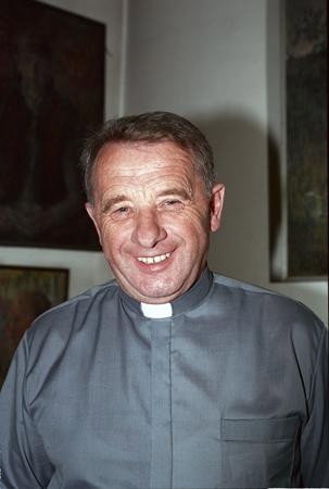 Józef Tischner as self in Jegomość Tischner i jego filozofia po góralsku