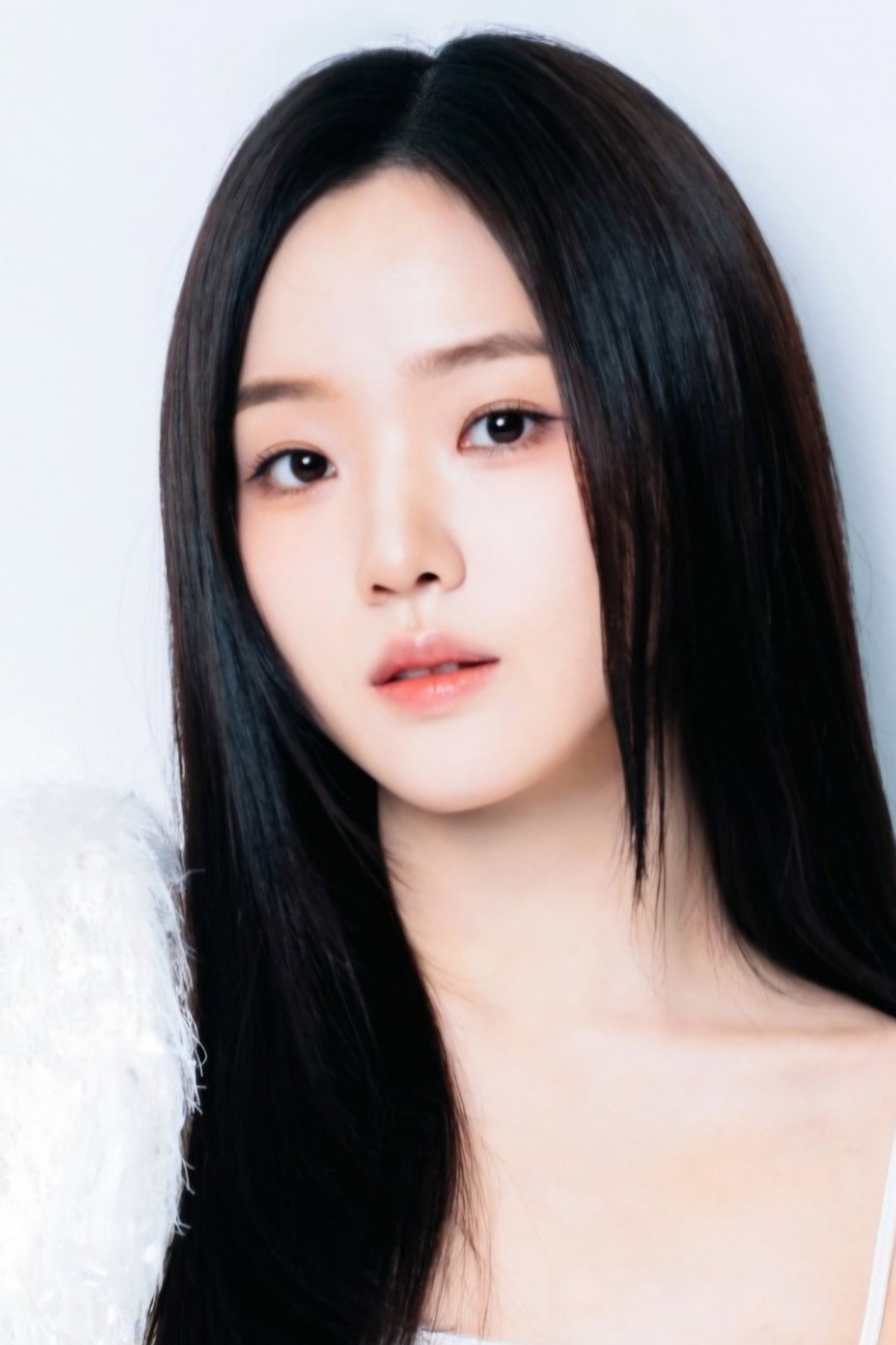 강나언 as Chu Hae-ra in Sisters at War
