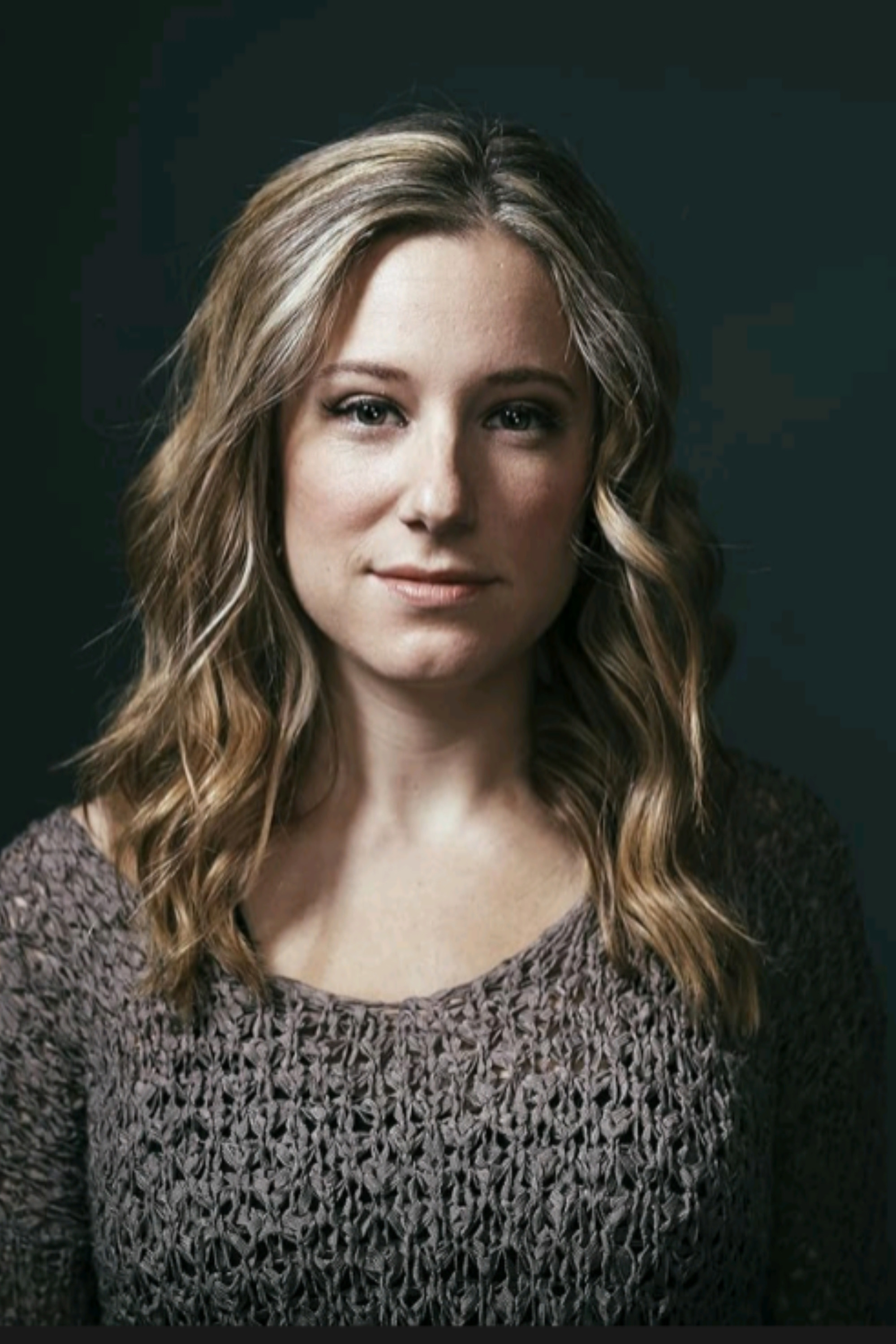 Kelsey Cooke as Edna in Back to Bridgewood