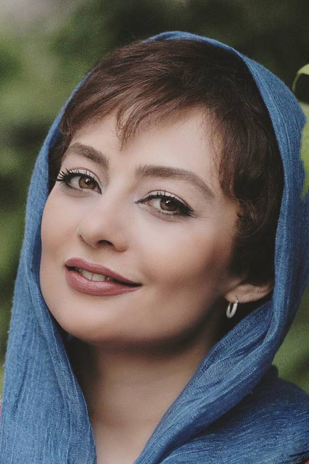Yekta Naser as Sharareh in Rahman 1400