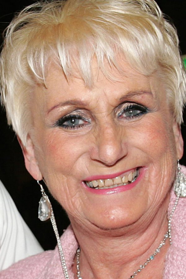 Susanne Lana as Ulla in Simon