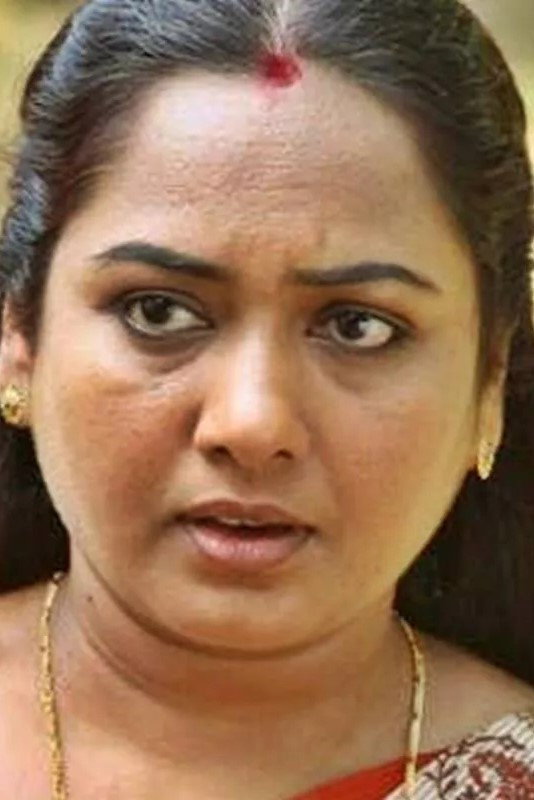 Usha as Latha in Chenkol