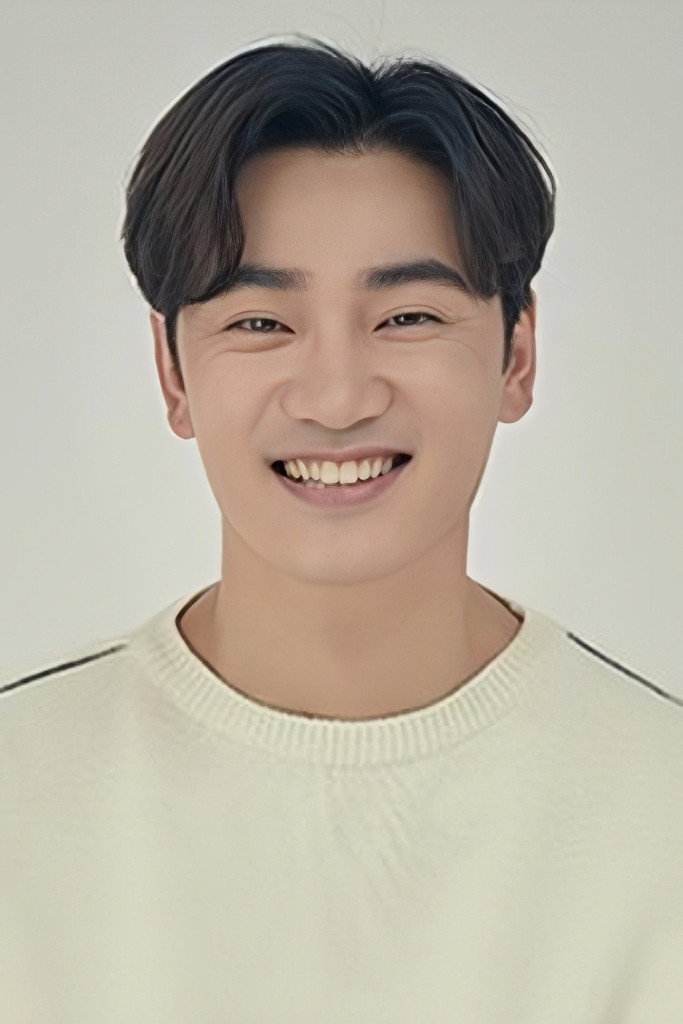 윤석현 as Maeng Chul-Jun in RACE